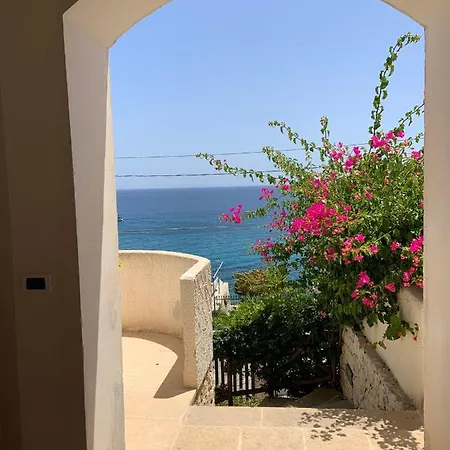 Dame Del Mare Bed & Breakfast